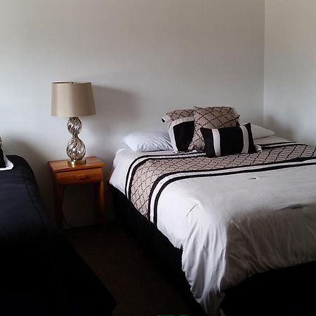 Mystic Valley Inn Кастер Экстерьер фото