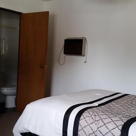 Mystic Valley Inn Кастер Экстерьер фото